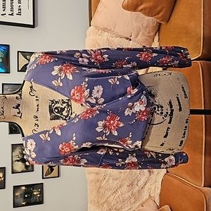 Beautiful, Lightweight Floral Boho Long Sleeve Crop with Deep V